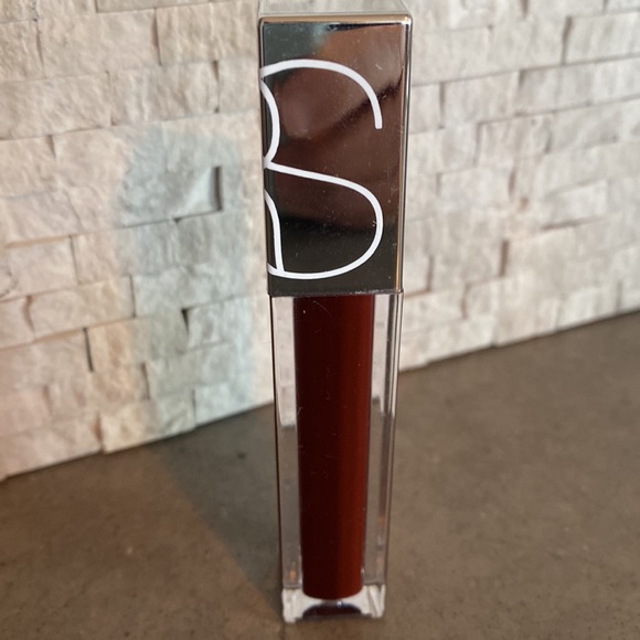 NARS Full Vinyl Lip Laquer in Baden Baden - Picture 5 of 6